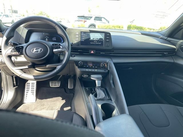 Used 2025 Hyundai Elantra Sport FWD image 19