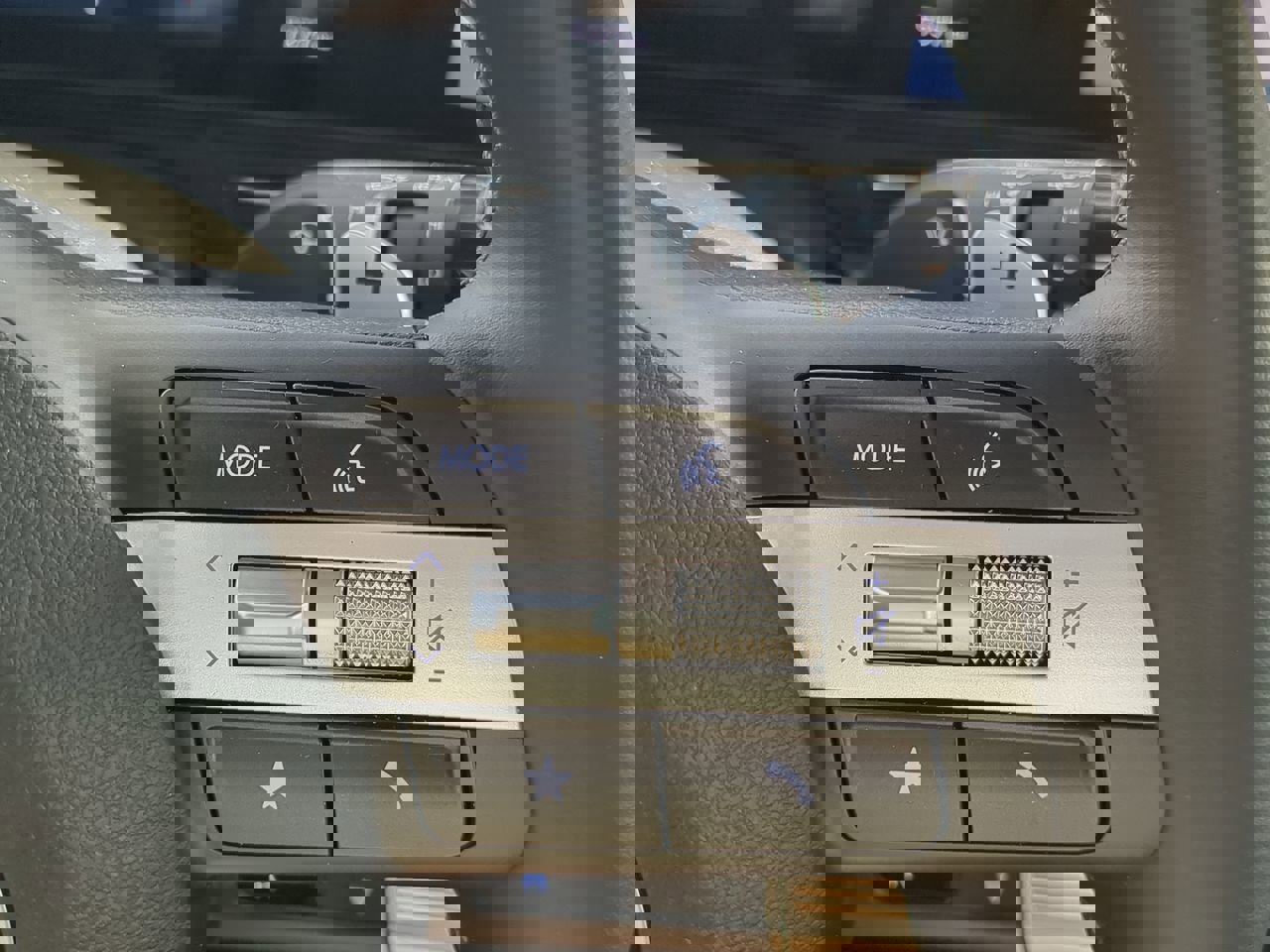 Used 2024 Hyundai Kona Limited image 26