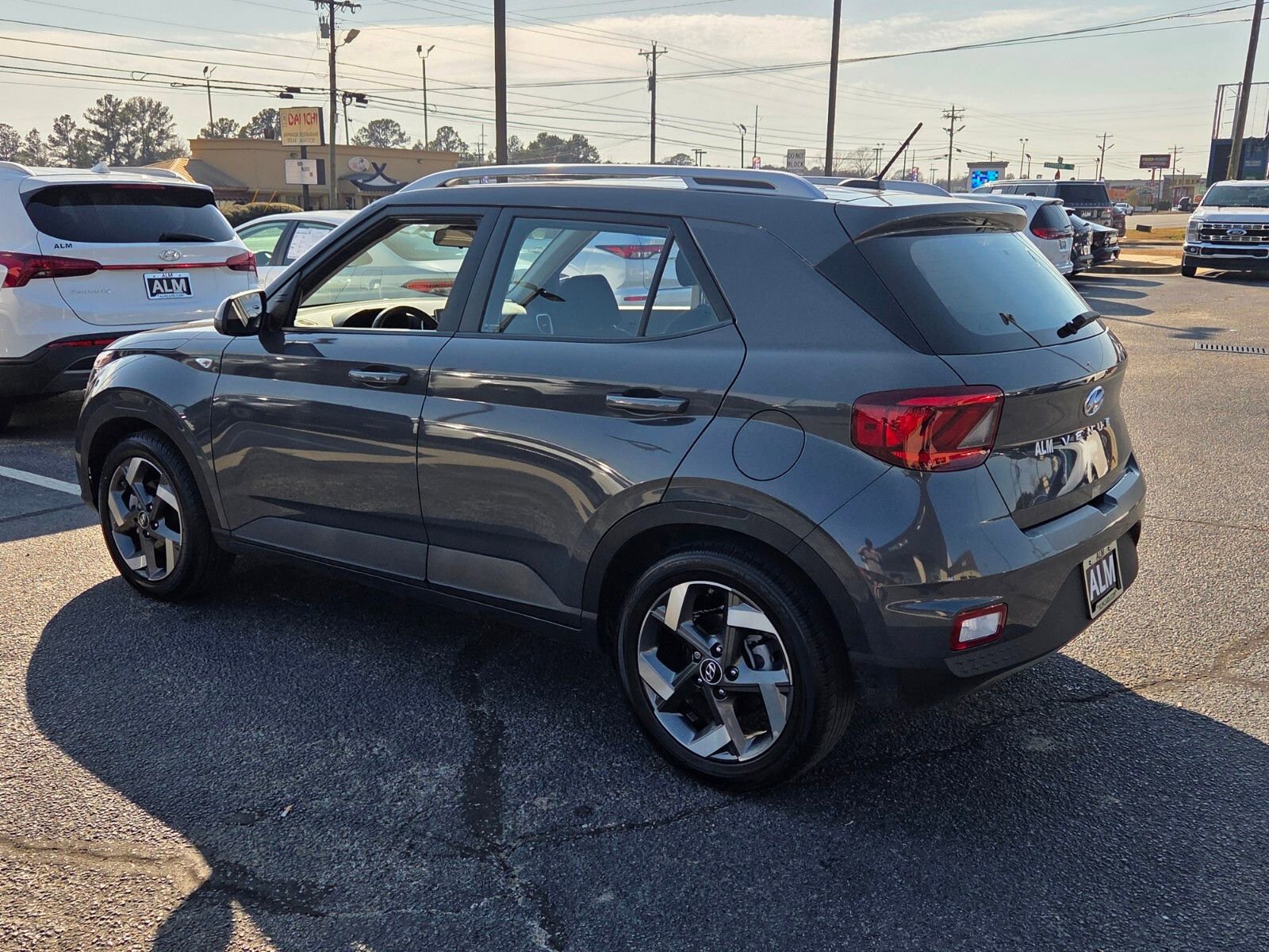 Used 2025 Hyundai Venue SEL image 9