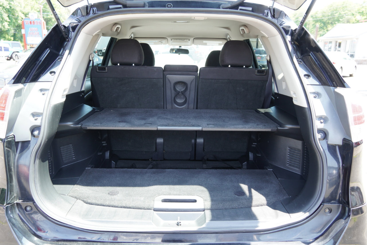 Used 2015 Nissan Rogue SV image 8