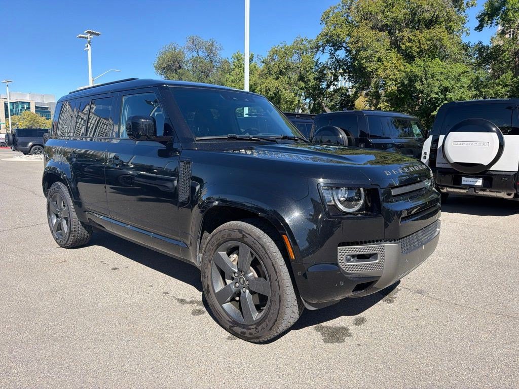 Used 2024 Land Rover Defender 110 X-Dynamic SE AWD/4WD image 2
