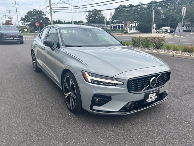 Used 2025 Volvo S60 B5 Plus AWD/4WD image 6