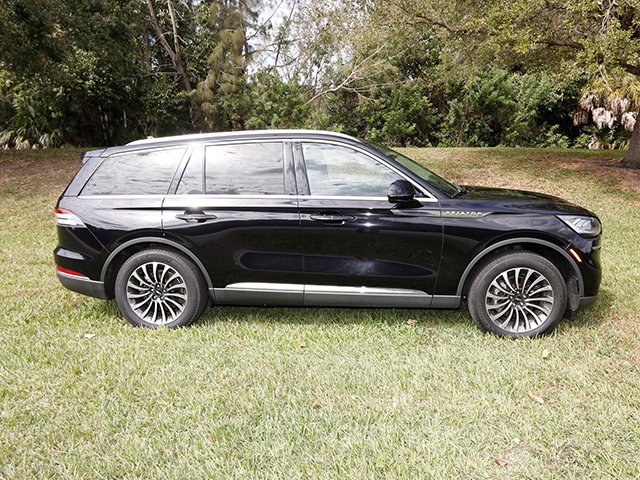 Used 2024 Lincoln Aviator Reserve AWD/4WD image 6
