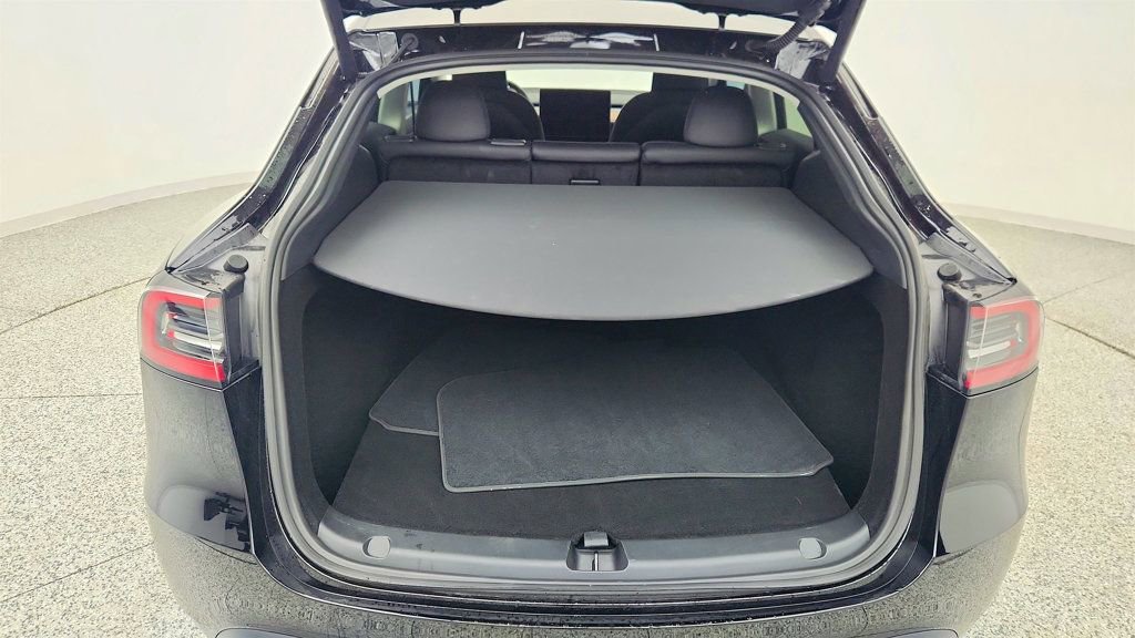 Used 2025 Tesla Model Y Long Range image 25