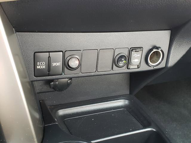 Used 2013 Toyota RAV4 XLE image 25