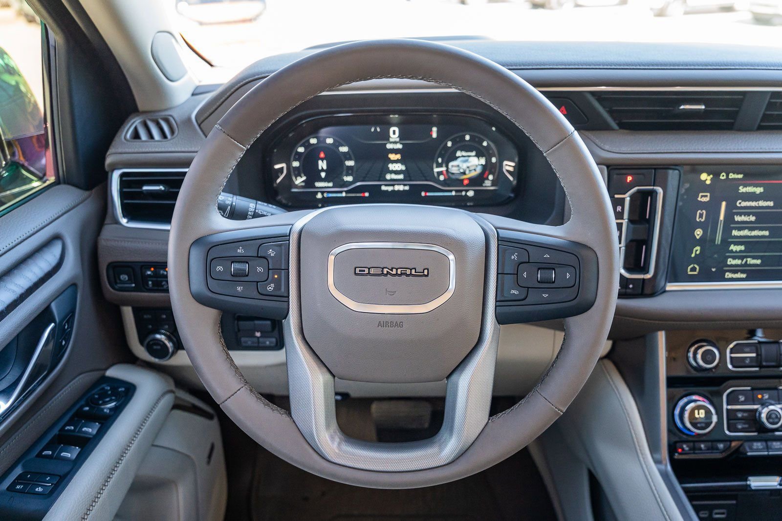 Used 2024 GMC Yukon XL Denali w/ Max Trailering Package image 25