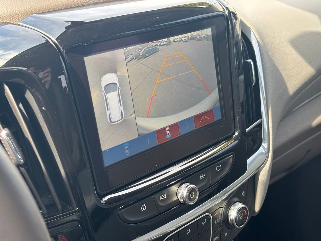 Used 2019 Chevrolet Traverse Premier w/ Driver Confidence II Package FWD image 43