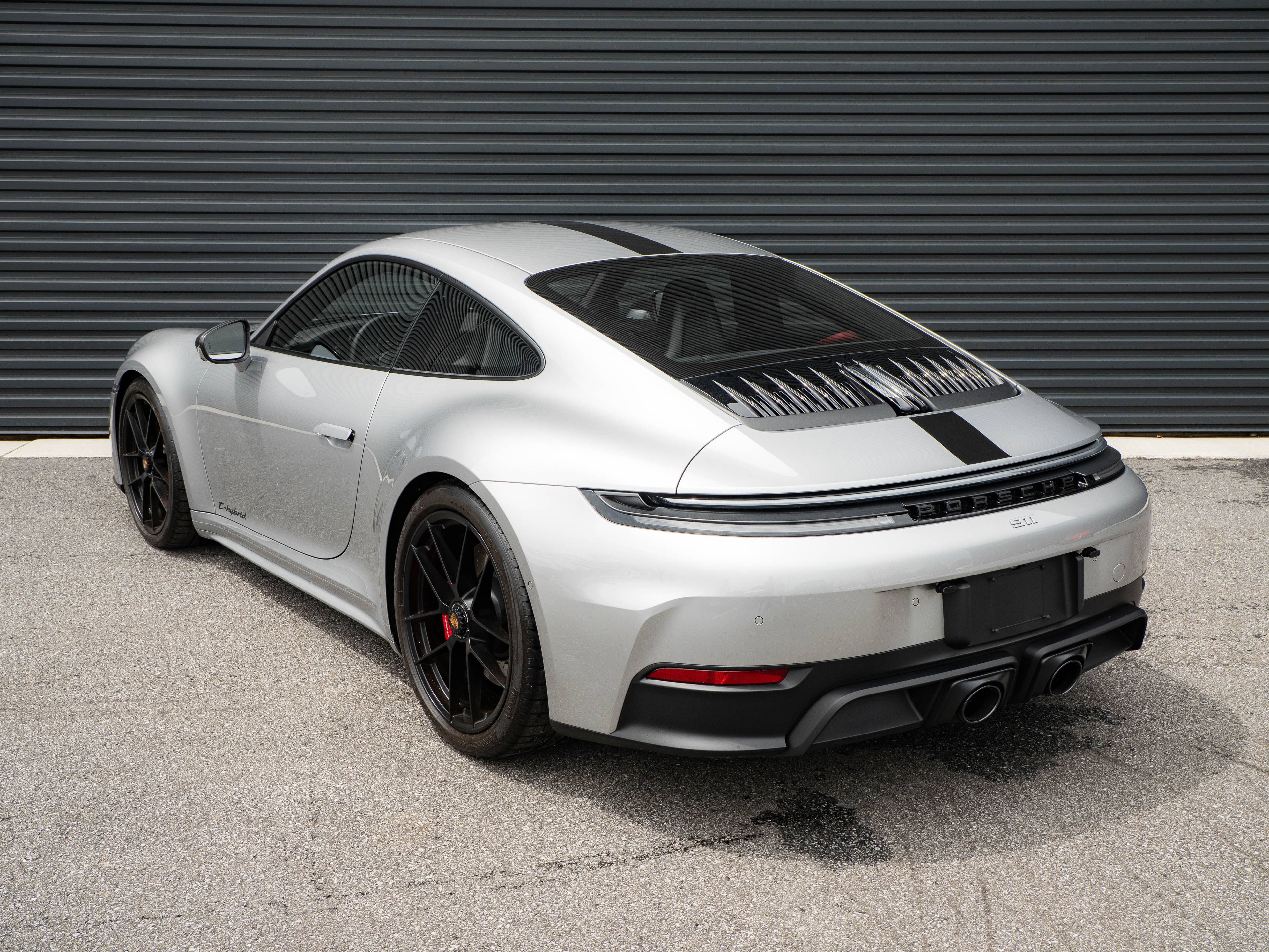 Certified 2025 Porsche 911 Carrera GTS RWD image 3