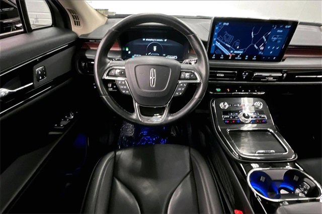 Used 2023 Lincoln Nautilus Reserve w/ Monochromatic Package image 5