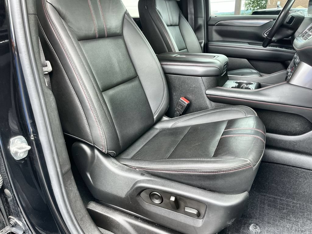 Used 2022 Chevrolet Tahoe RST w/ Luxury Package AWD/4WD image 29