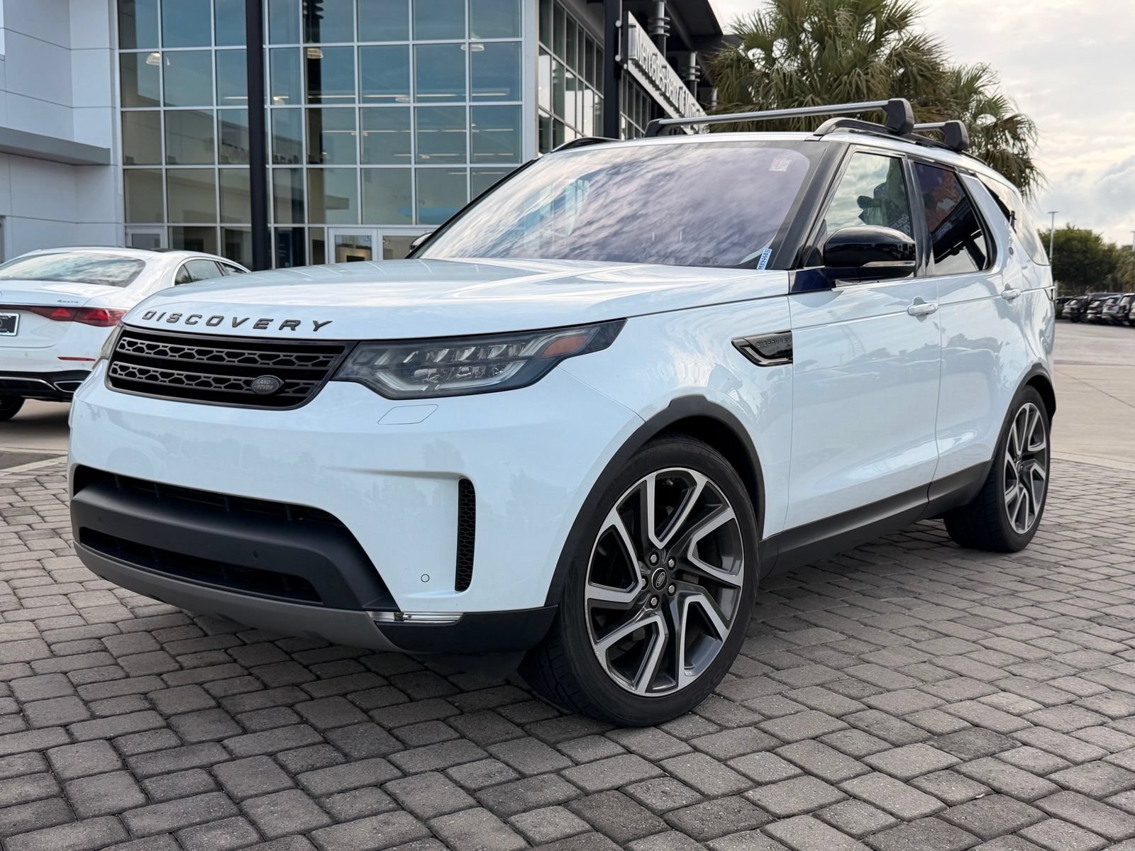 Used 2018 Land Rover Discovery HSE