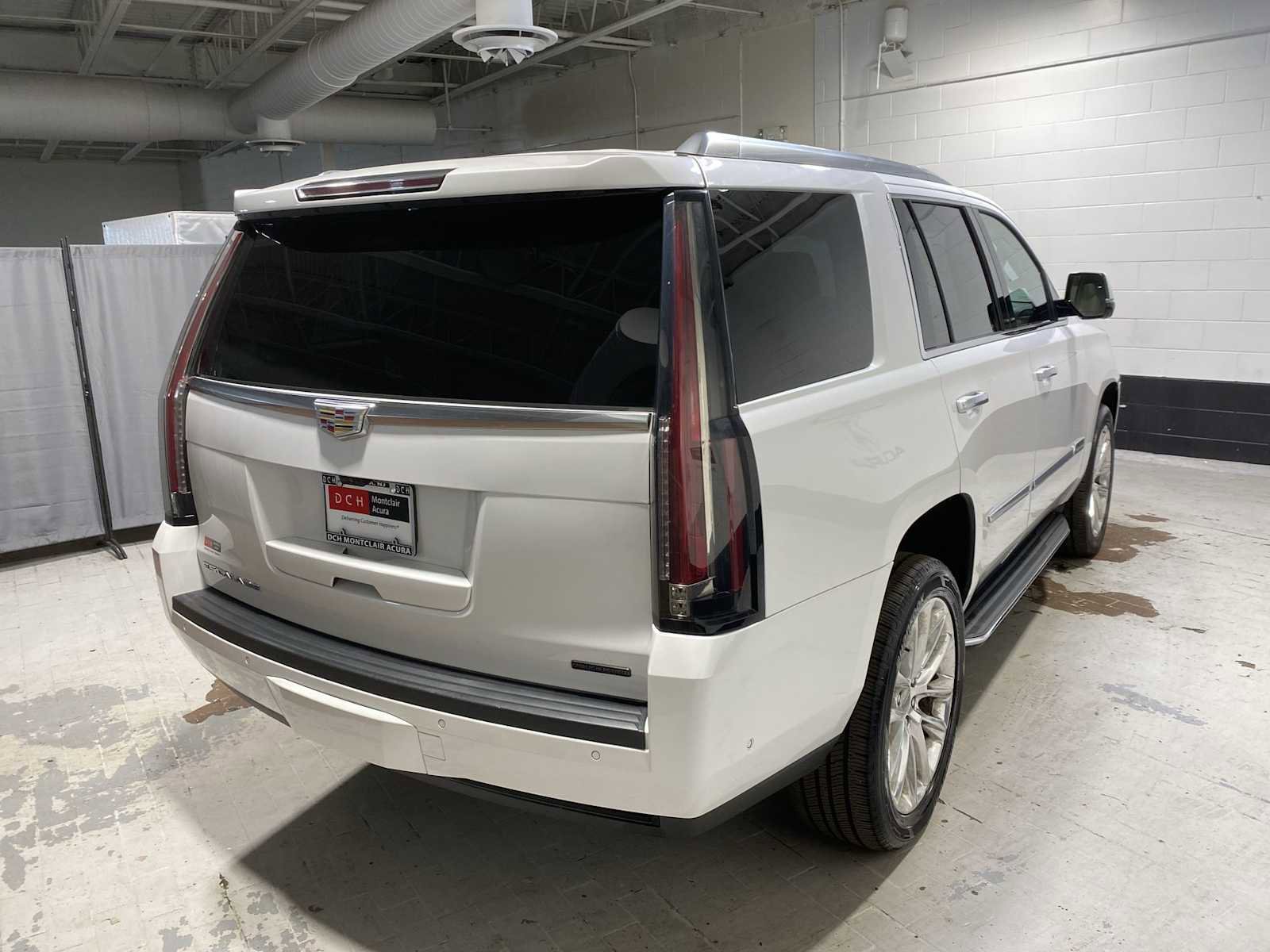 Used 2020 Cadillac Escalade Luxury AWD/4WD image 26