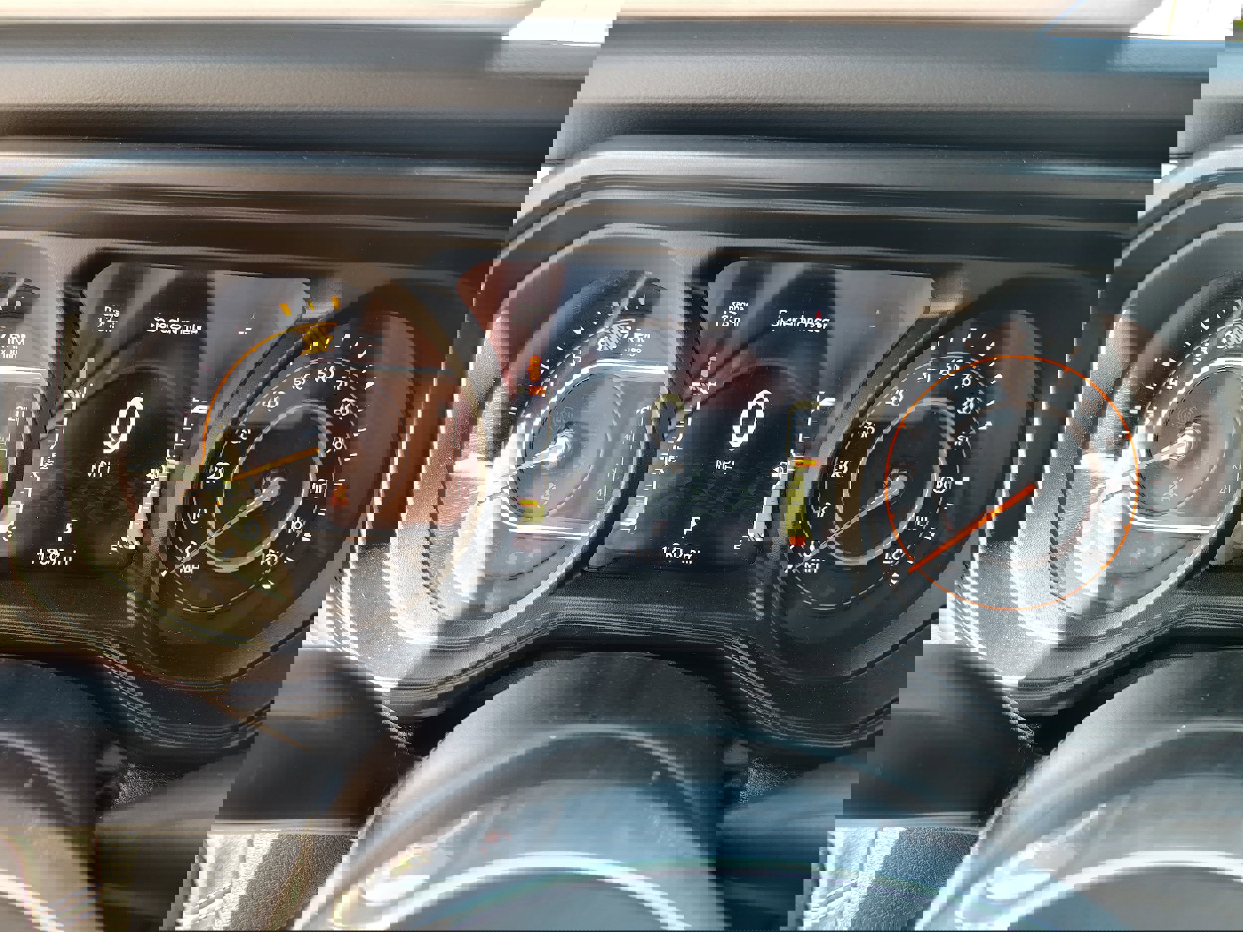 Certified 2024 Jeep Wrangler Sahara w/ Technology Group image 23