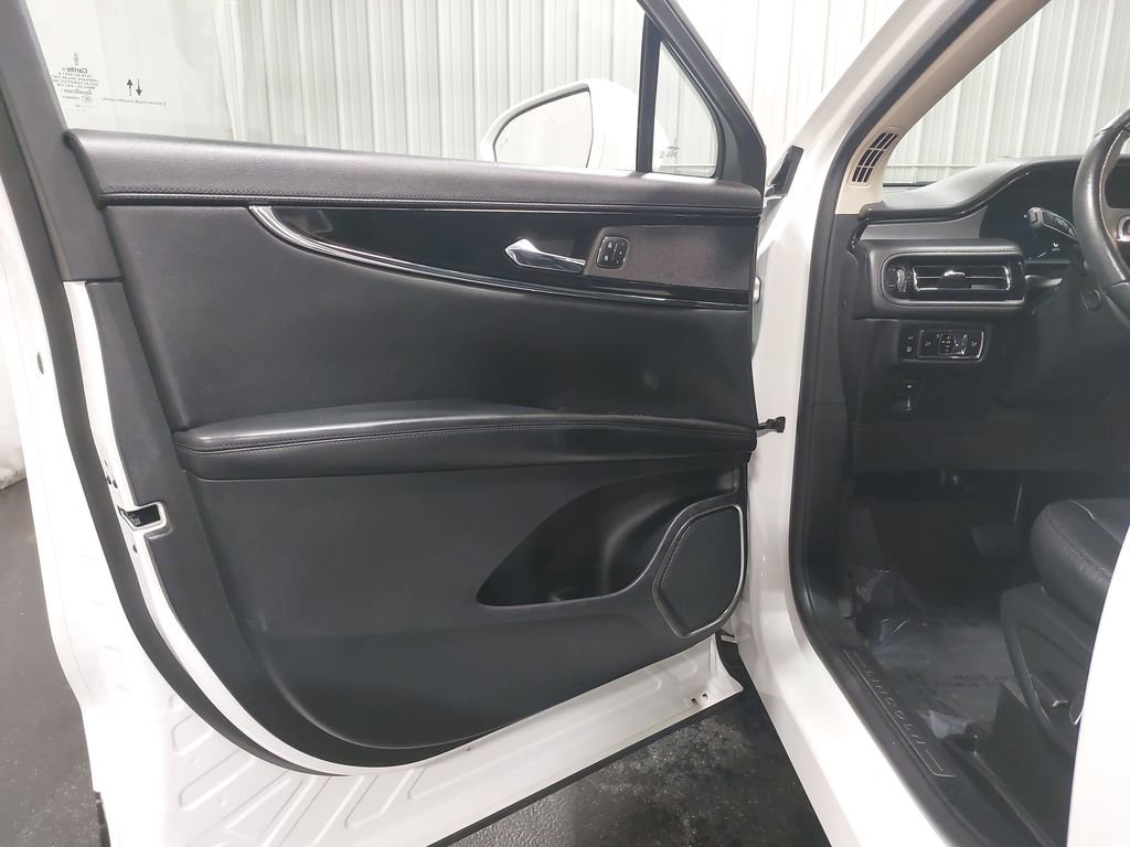 Used 2023 Lincoln Nautilus AWD w/ Premium Package image 27