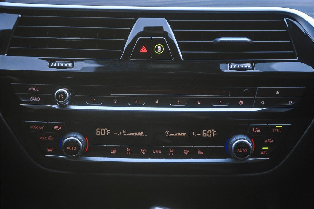 Used 2019 BMW 530i xDrive w/ Convenience Package image 12