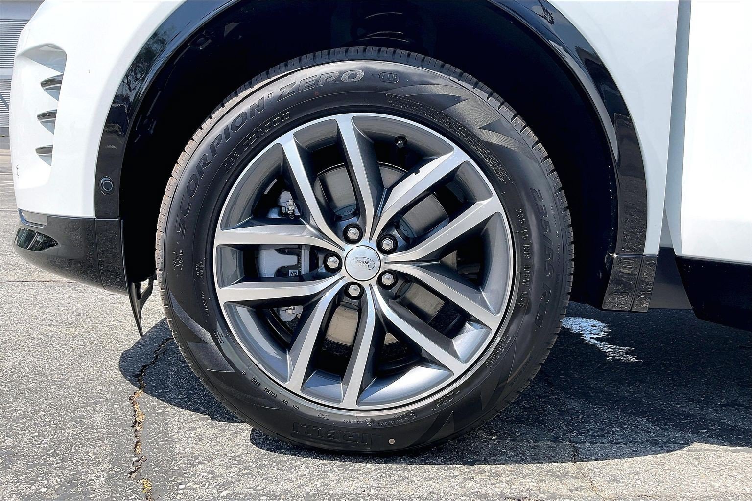New 2026 Land Rover Discovery Sport Landmark AWD/4WD image 21