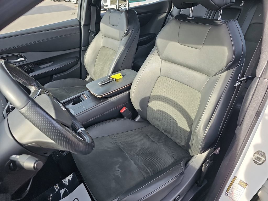 Used 2023 Nissan Ariya FWD image 18