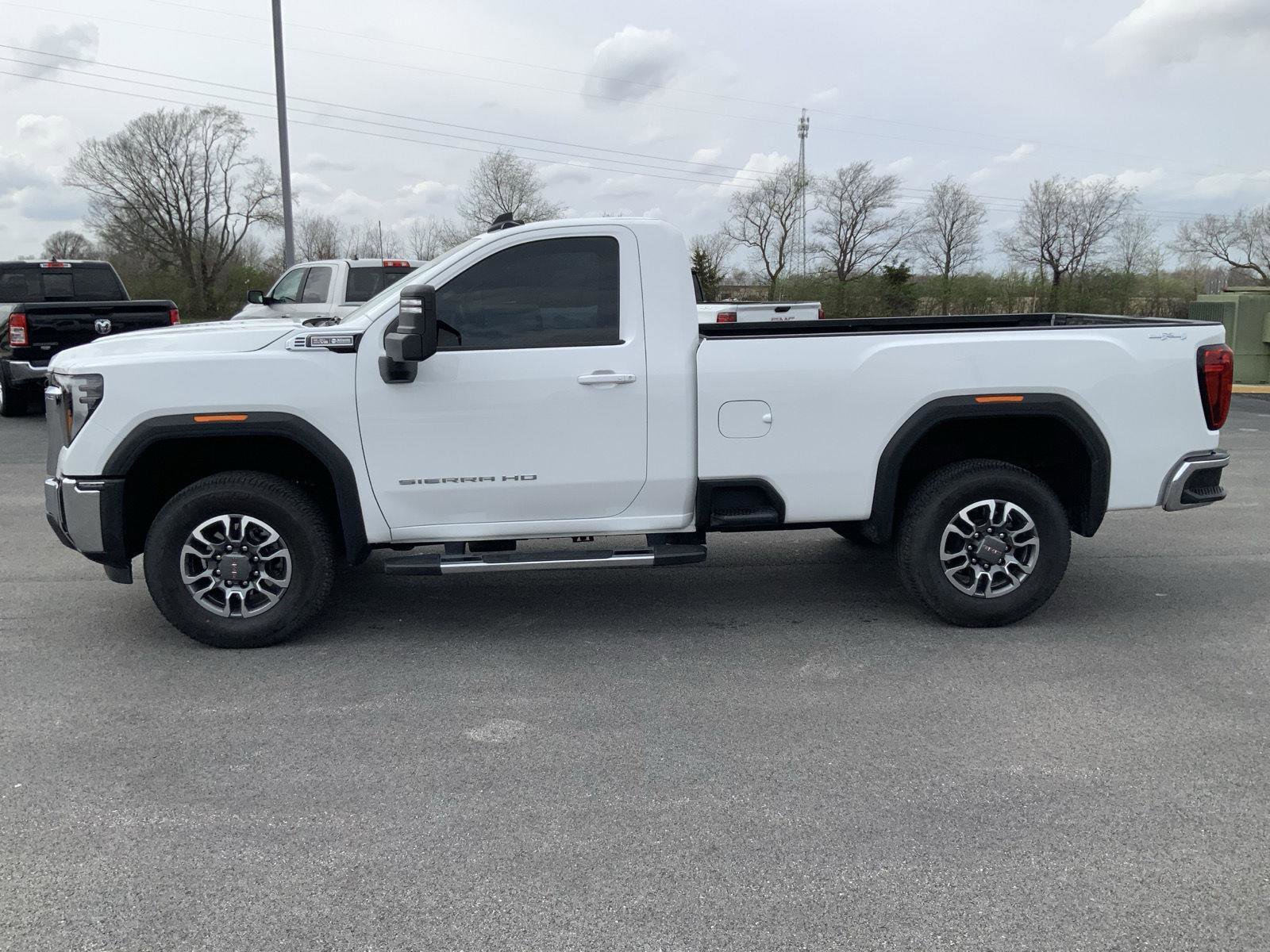 Used 2025 GMC Sierra 2500 SLE w/ SLE Convenience Package image 5