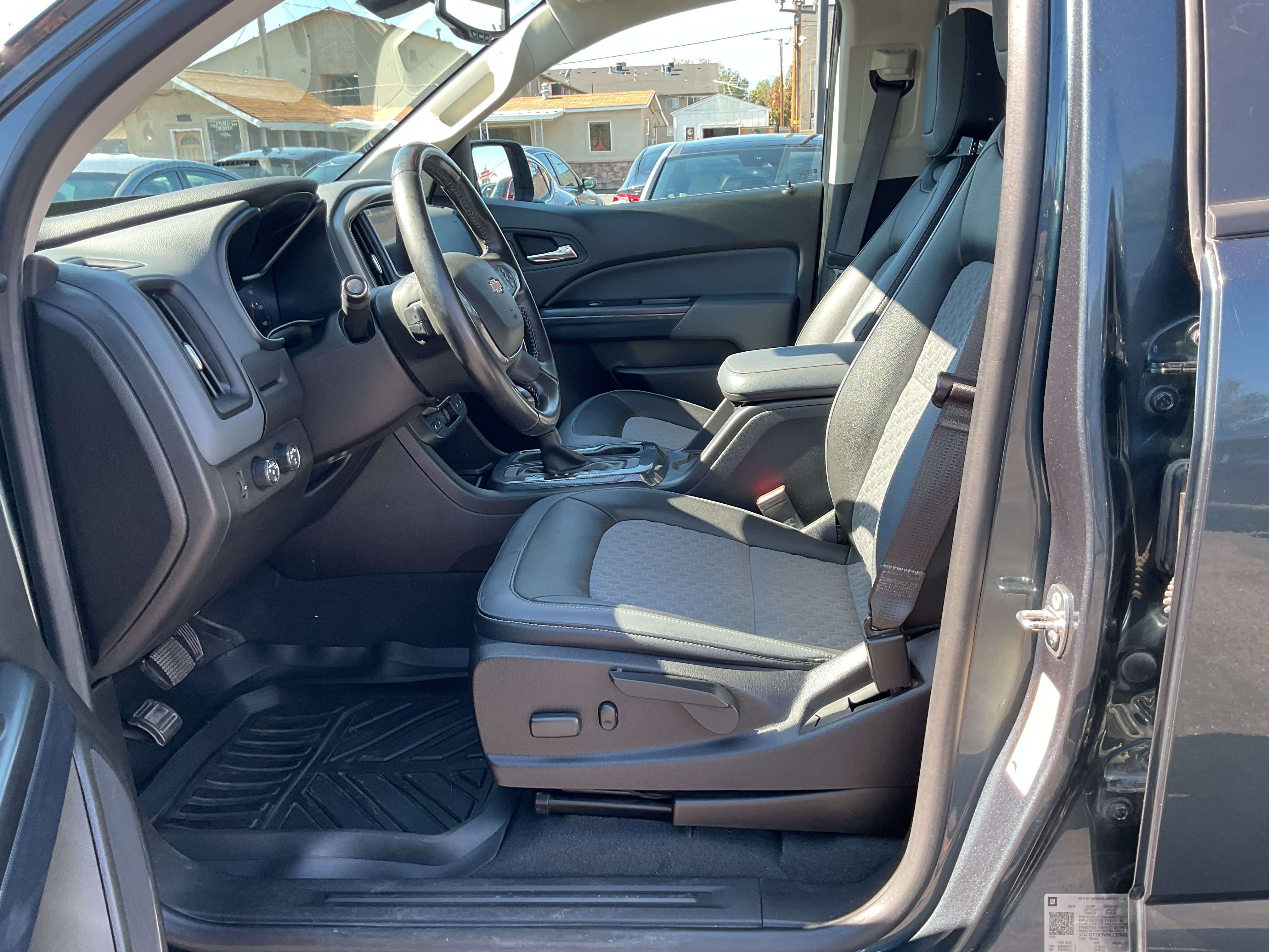 Used 2019 Chevrolet Colorado Z71 AWD/4WD image 16