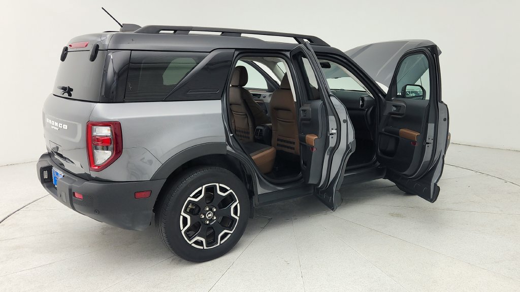 Used 2025 Ford Bronco Sport Outer Banks w/ Outer Banks Tech Package+ AWD/4WD image 12