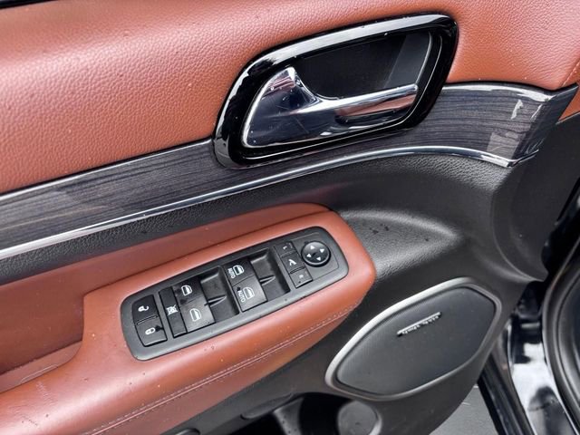 Used 2020 Jeep Grand Cherokee Overland image 14