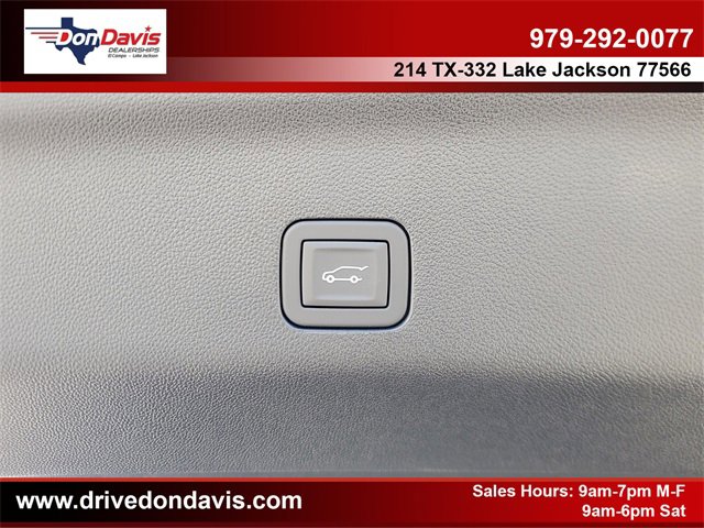 New 2026 GMC Yukon XL AT4 image 8