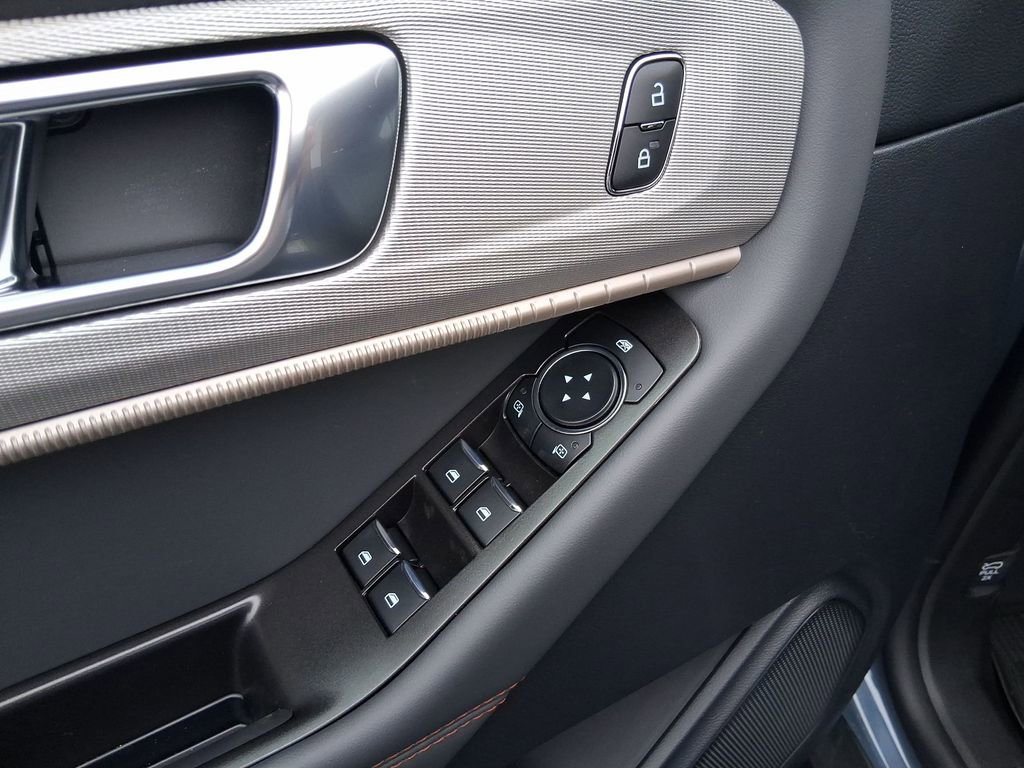 New 2026 Ford Explorer Active w/ Active Comfort Package image 18