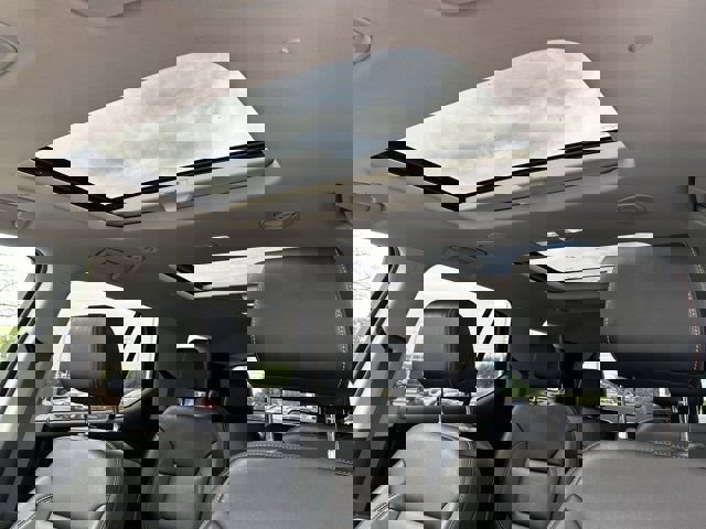 Used 2019 Chevrolet Traverse Premier w/ Driver Confidence II Package image 28