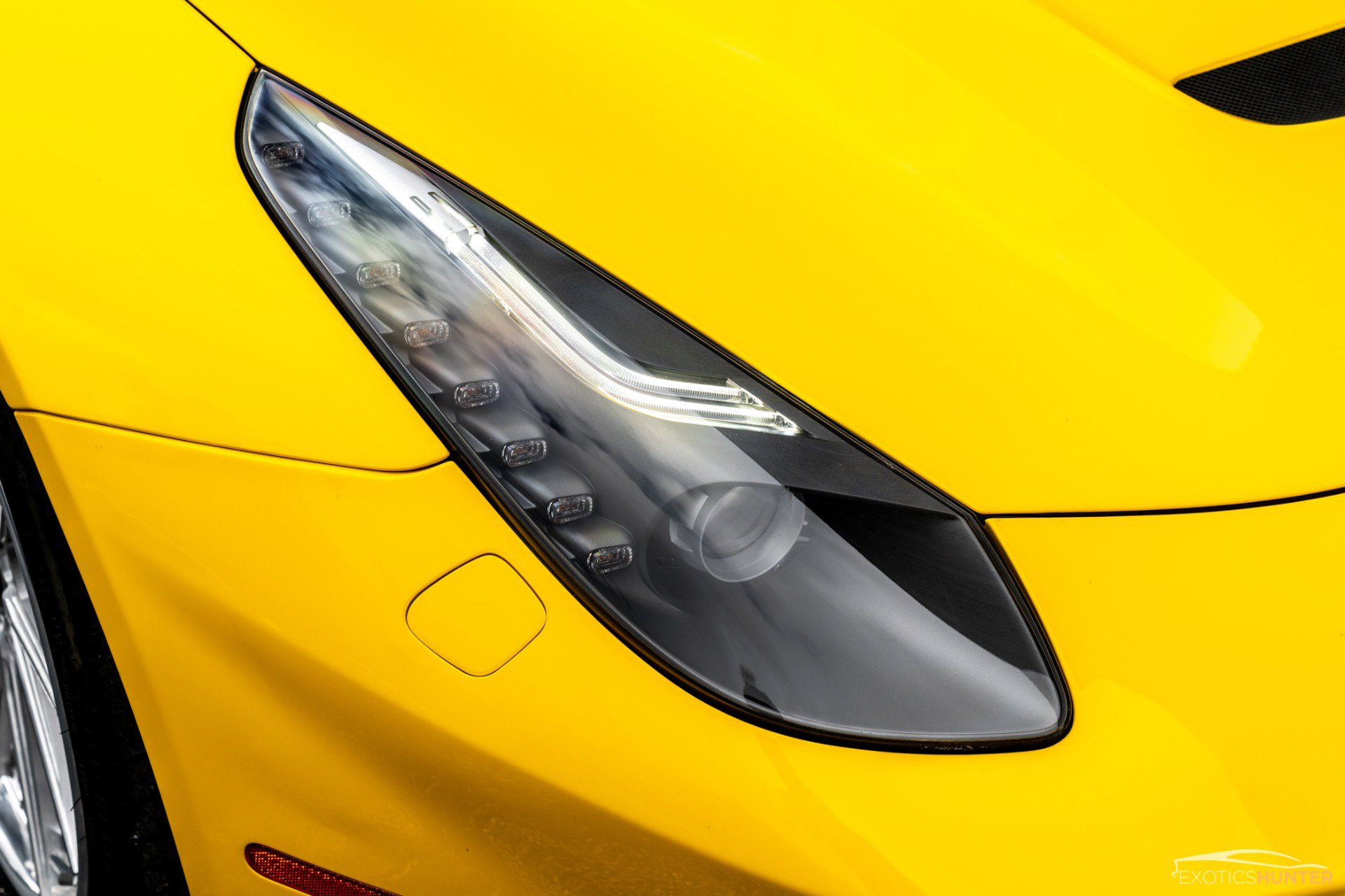 Used 2014 Ferrari F12 Berlinetta RWD image 23