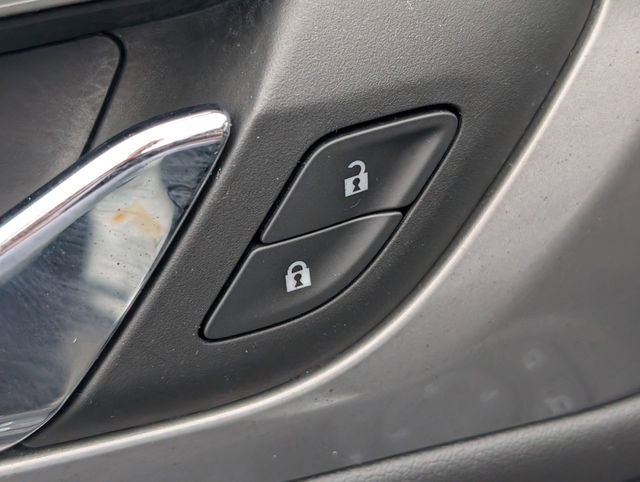 Used 2023 Chevrolet Traverse LT image 11