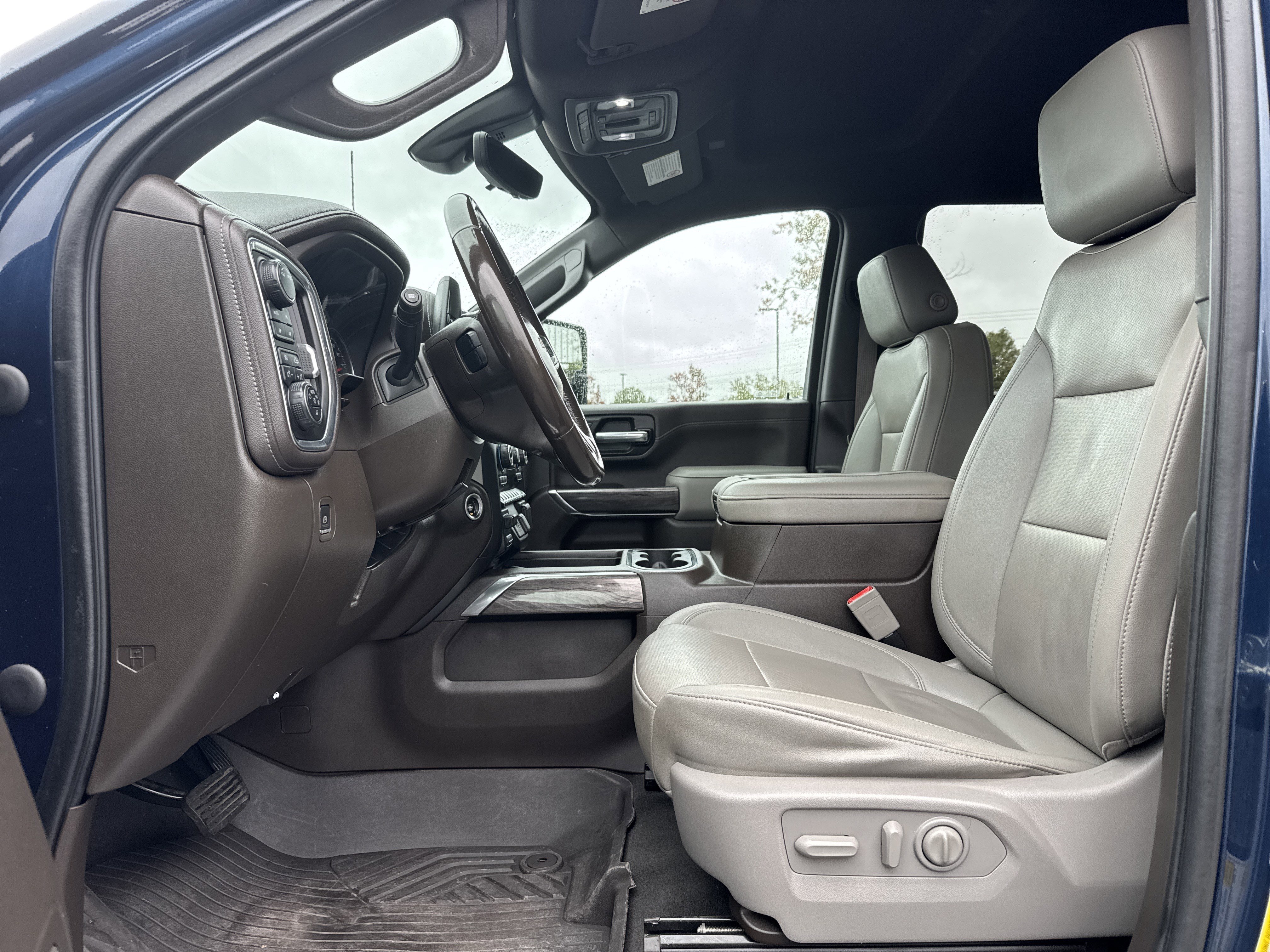 Used 2021 Chevrolet Silverado 3500 LTZ w/ LTZ Premium Package image 16