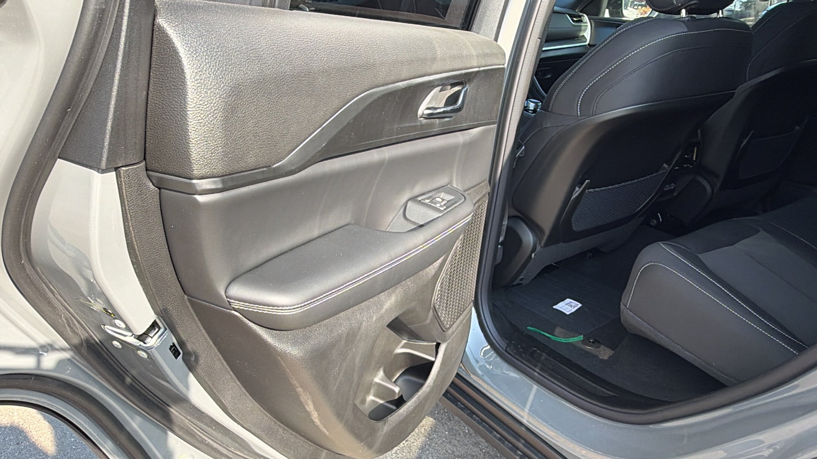 New 2027 Jeep Grand Cherokee Laredo X AWD/4WD image 19