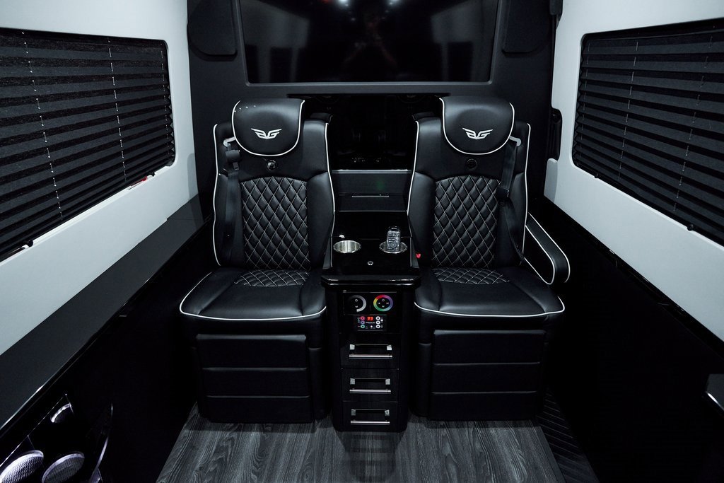 Used 2017 Mercedes-Benz Sprinter 3500 image 61