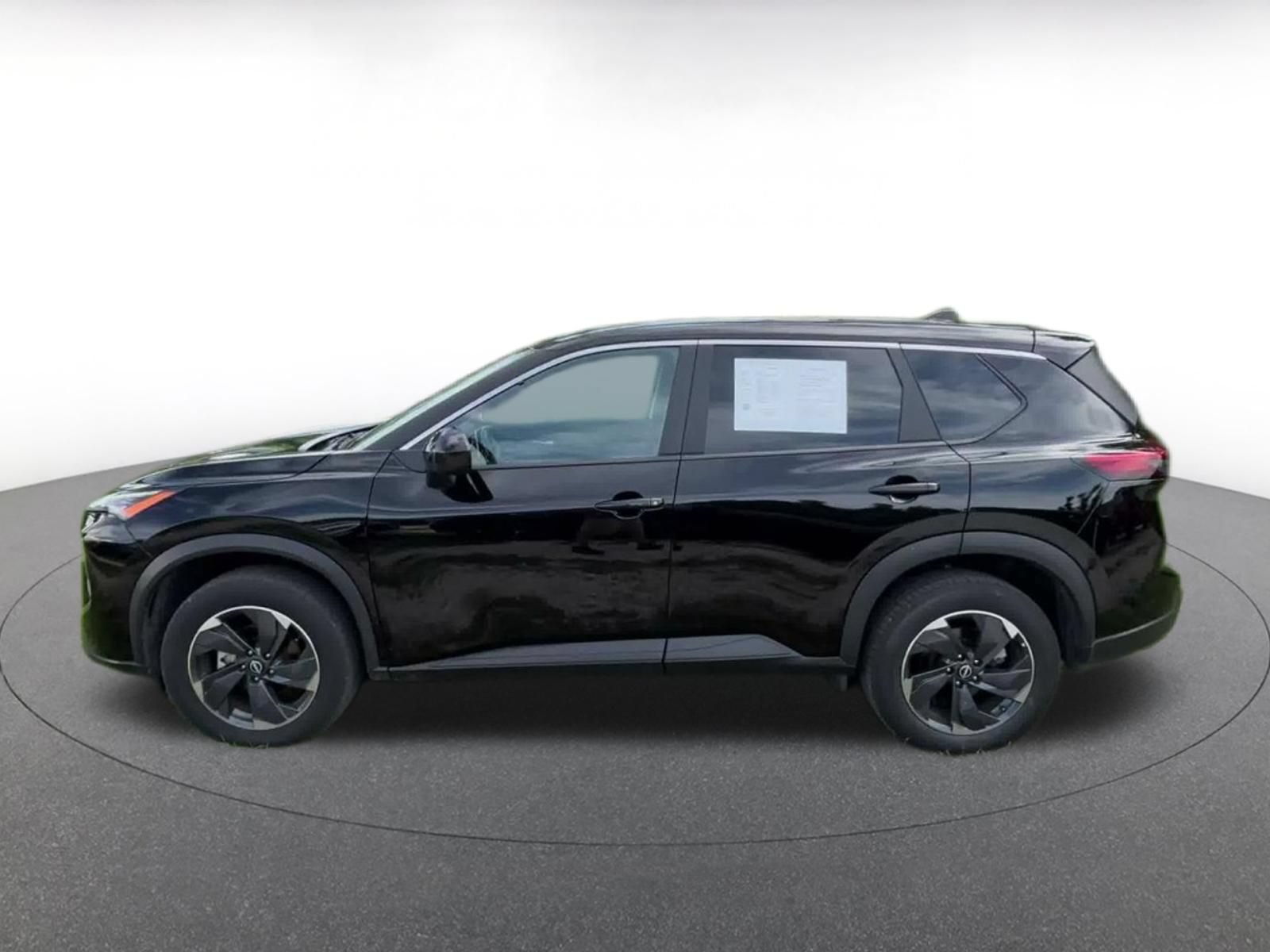 Used 2025 Nissan Rogue SV FWD image 8
