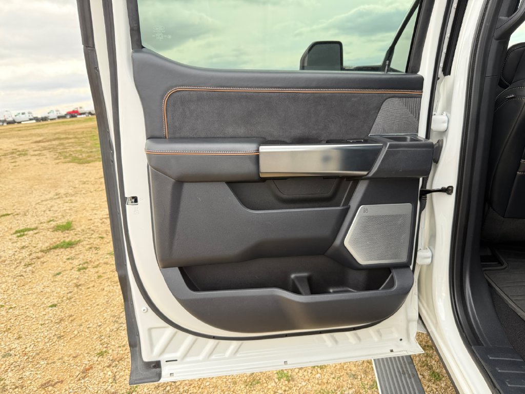 Used 2023 Ford F250 Platinum w/ Tremor Off-Road Package AWD/4WD image 36