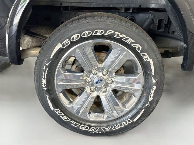 Used 2019 Ford F150 Lariat w/ Equipment Group 502A Luxury AWD/4WD image 33