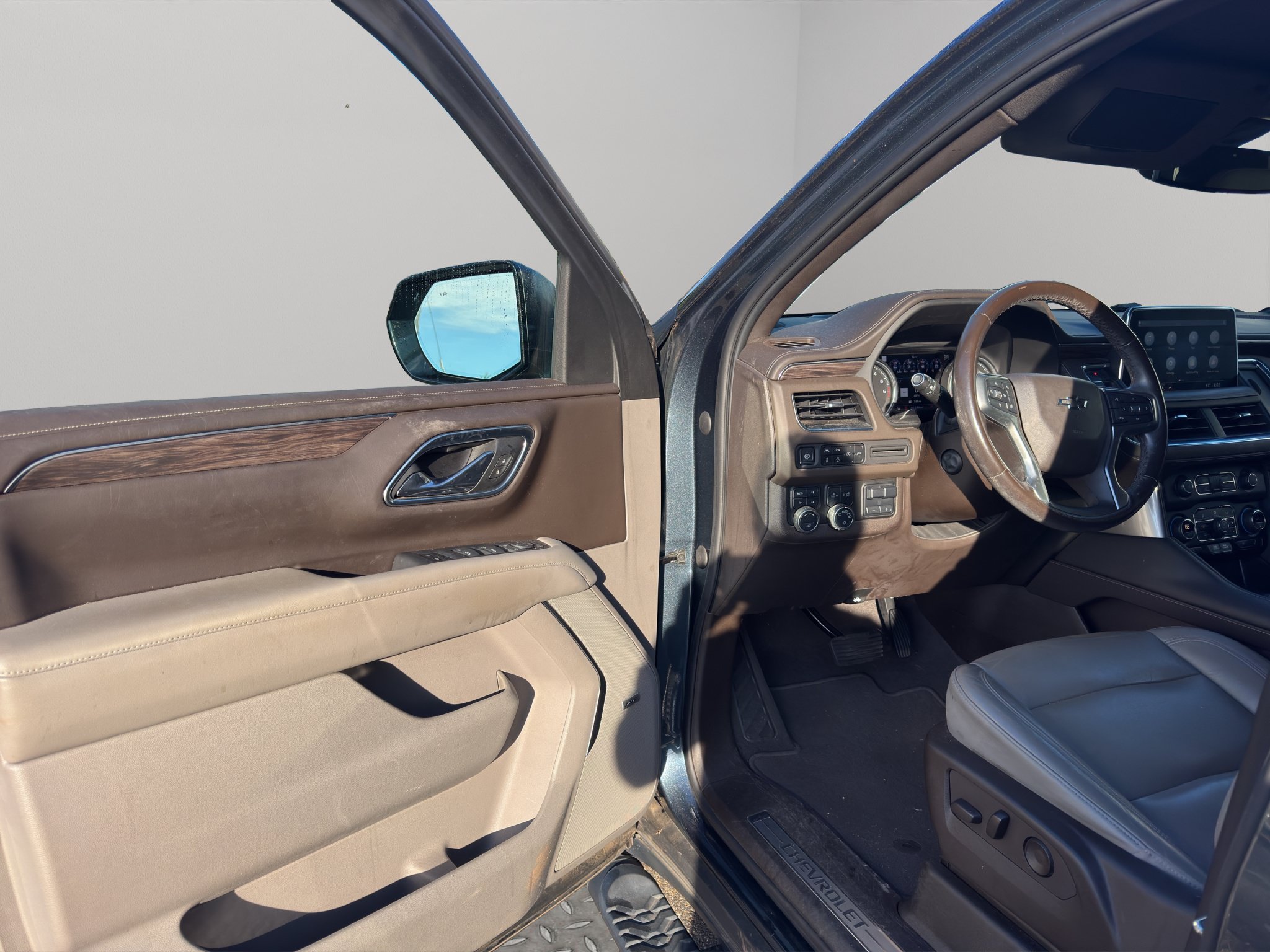 Used 2021 Chevrolet Tahoe Z71 w/ Z71 Off-Road Package AWD/4WD image 5