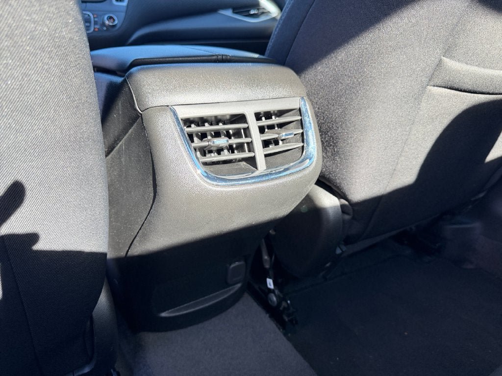 Used 2024 Chevrolet Malibu LT FWD image 34