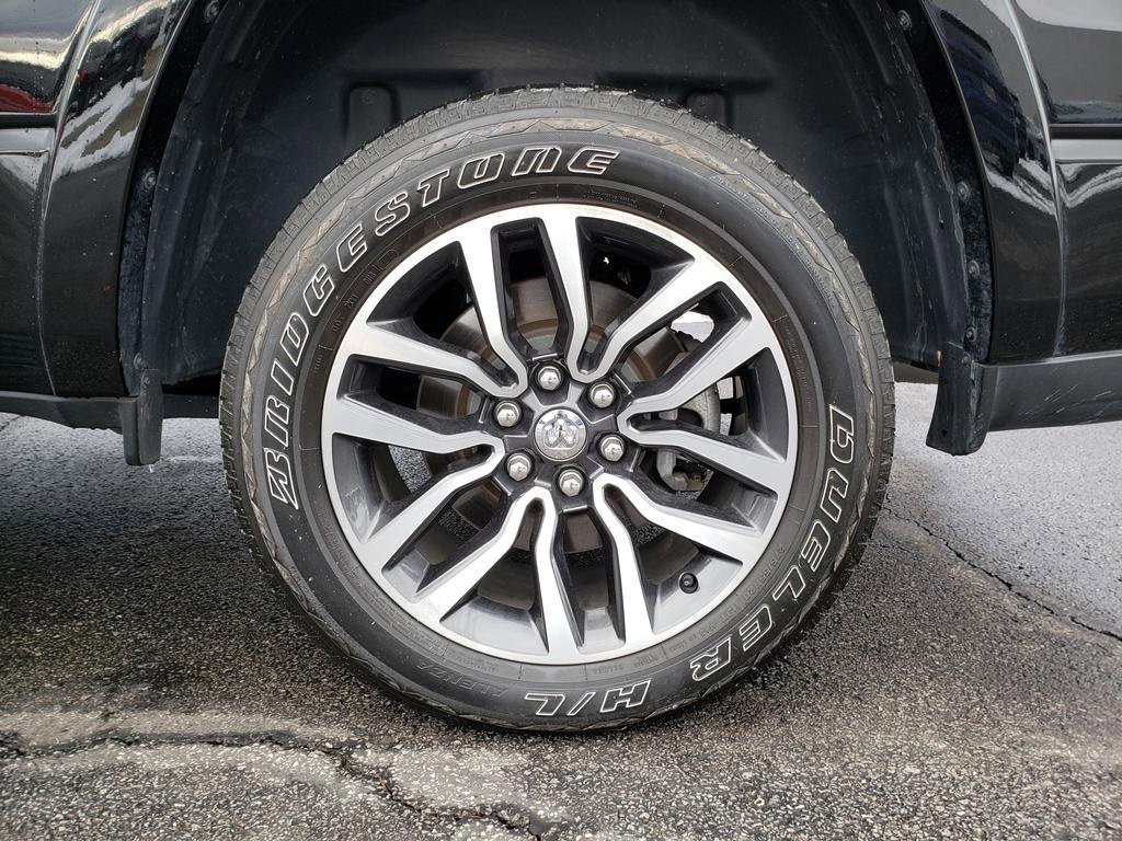 Used 2025 RAM 1500 Limited w/ Bed Utility Group image 33