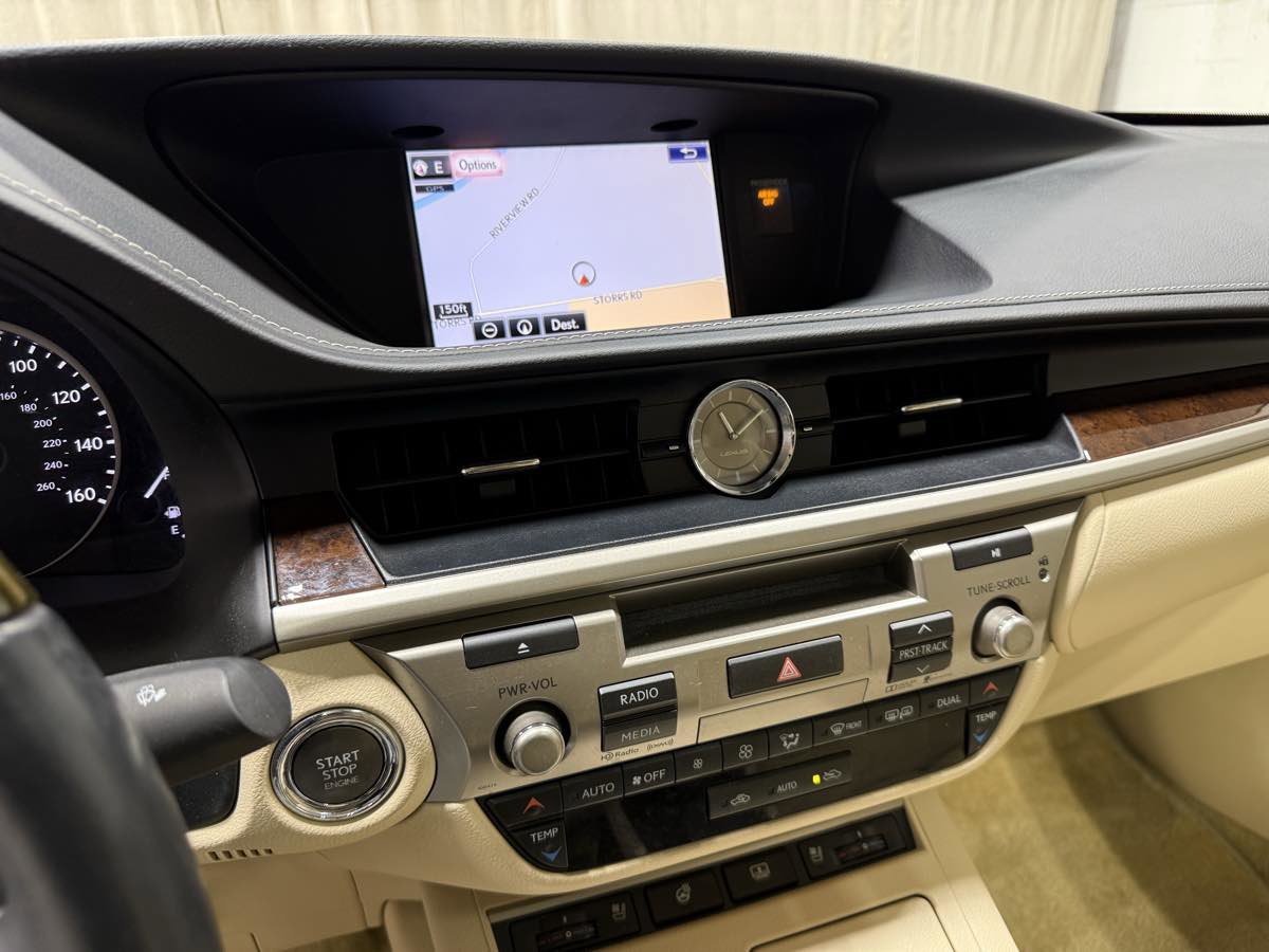 Used 2015 Lexus ES 350 w/ Luxury Package image 13