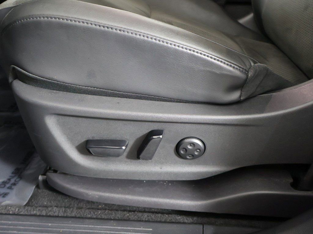 Used 2023 Nissan Ariya FWD image 30