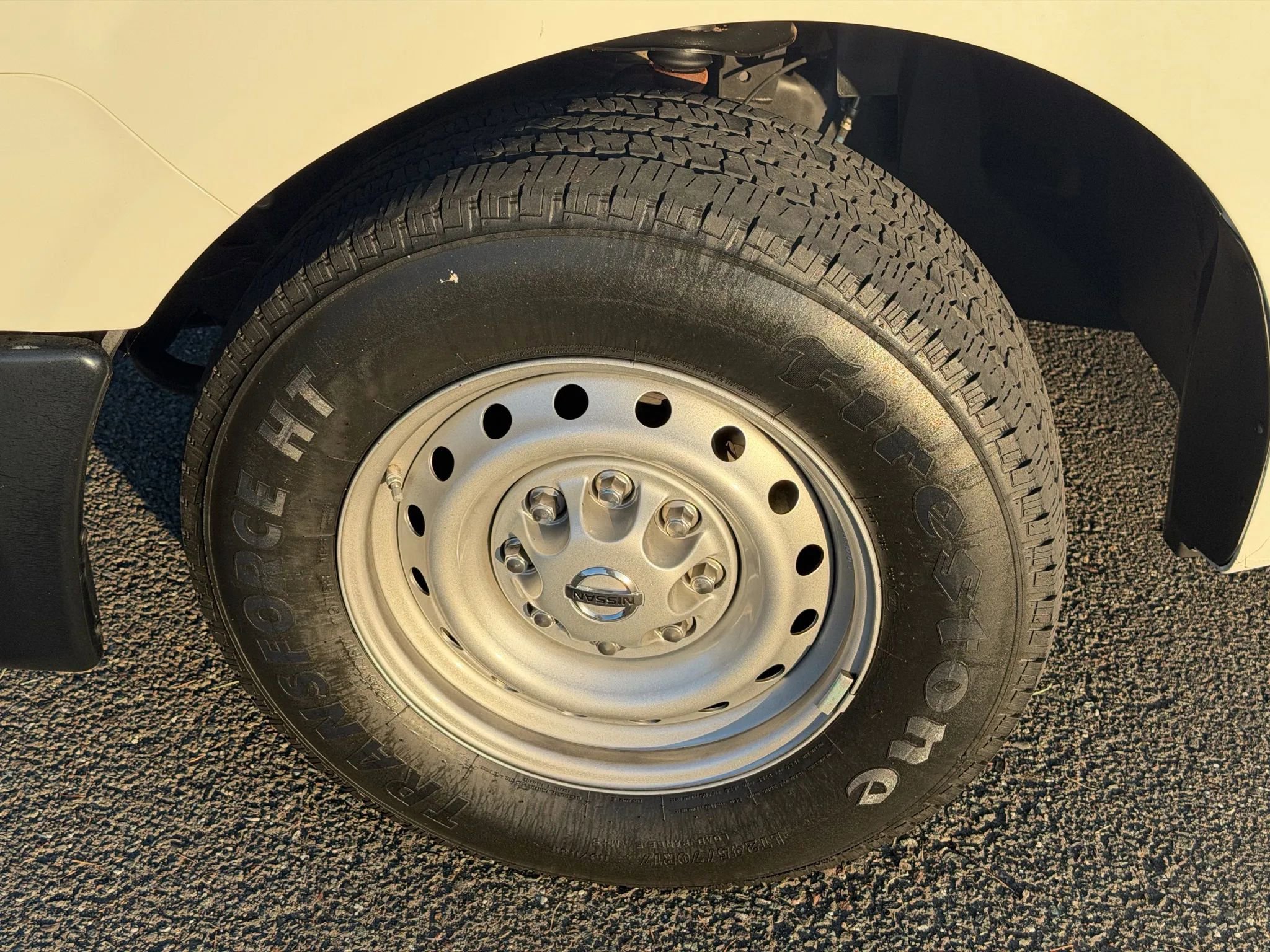 Used 2021 Nissan NV 2500 S image 6