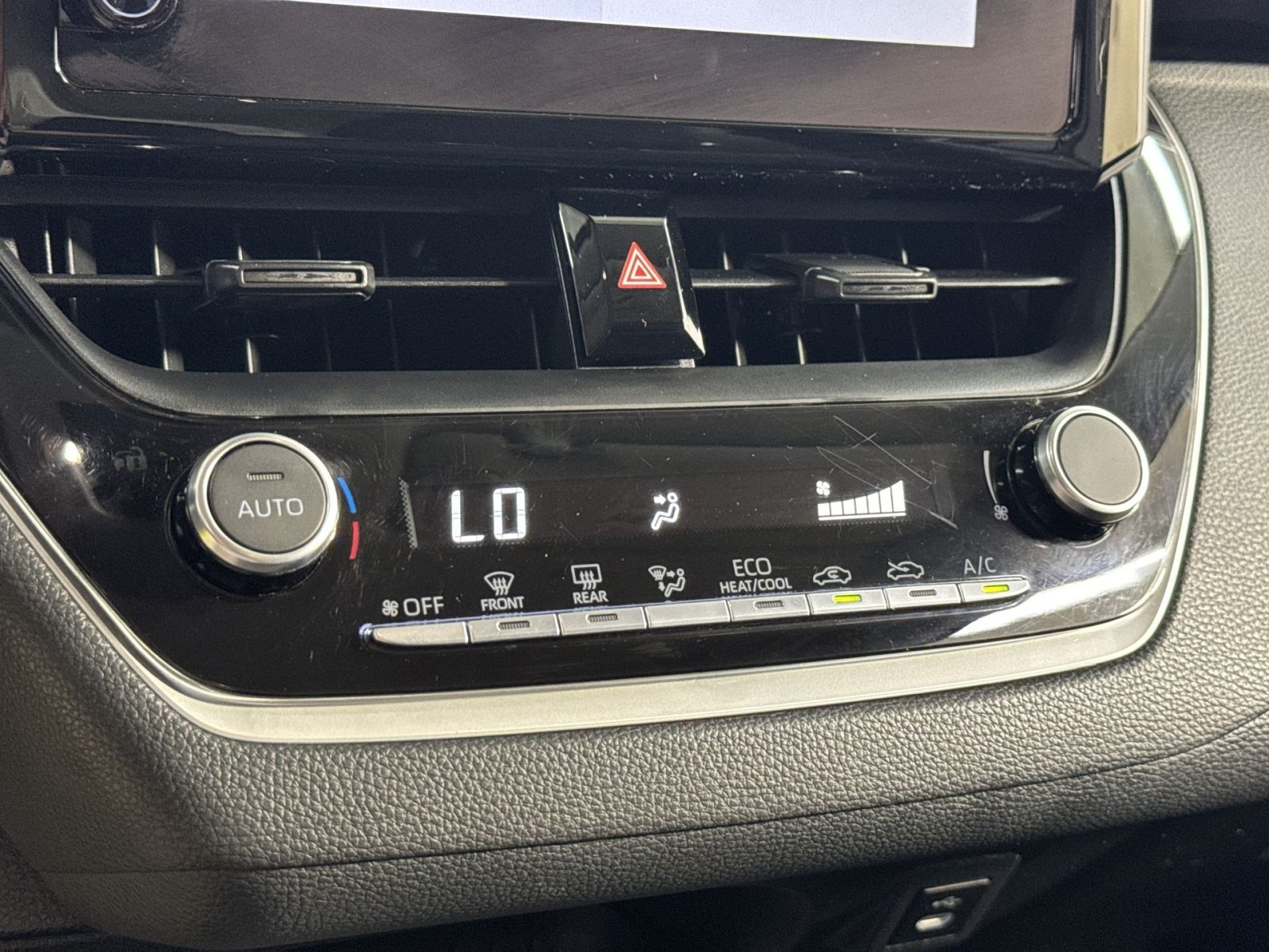 Used 2024 Toyota Corolla LE FWD image 33