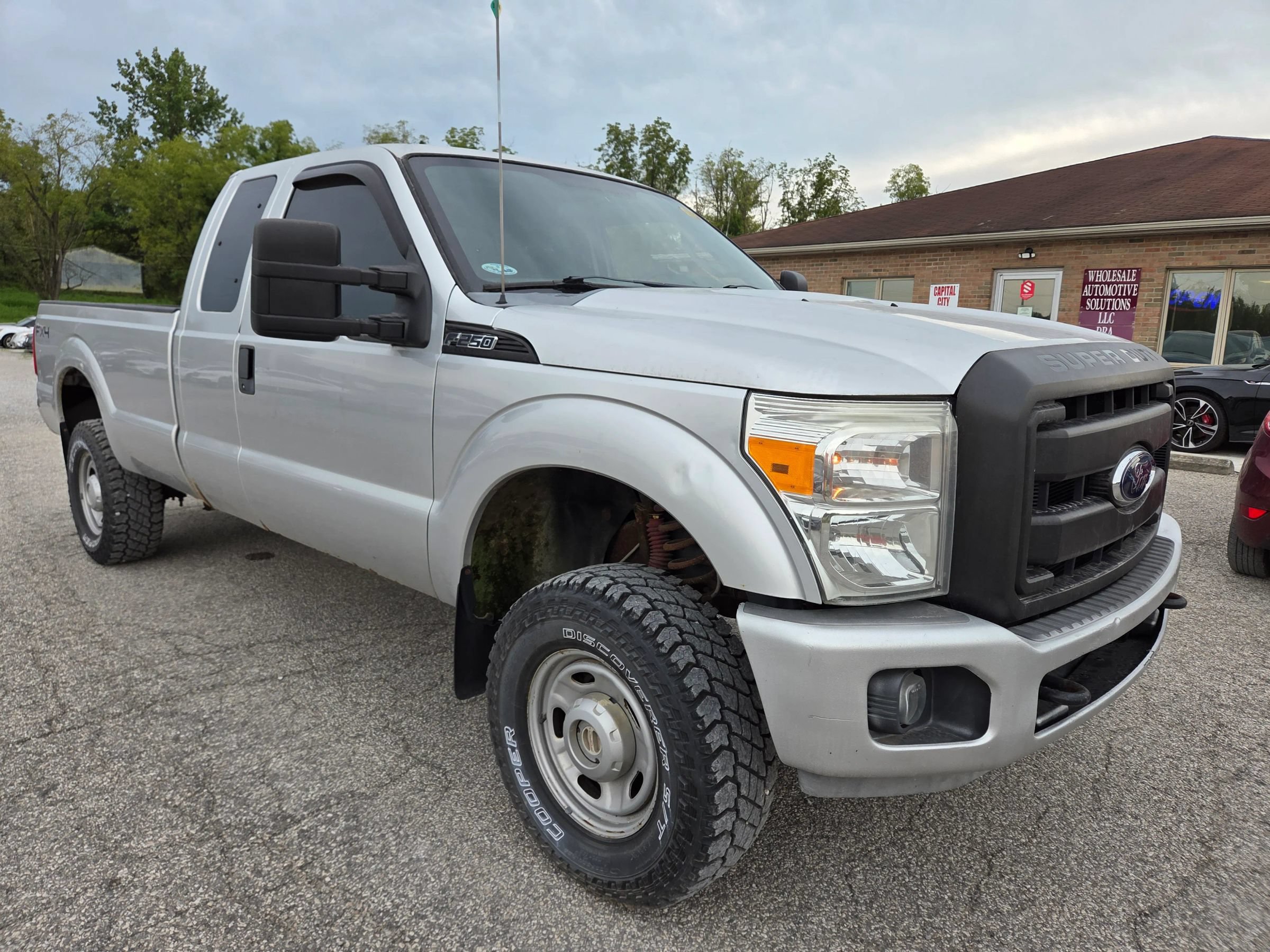 Used 2012 Ford F250 XL AWD/4WD image 3