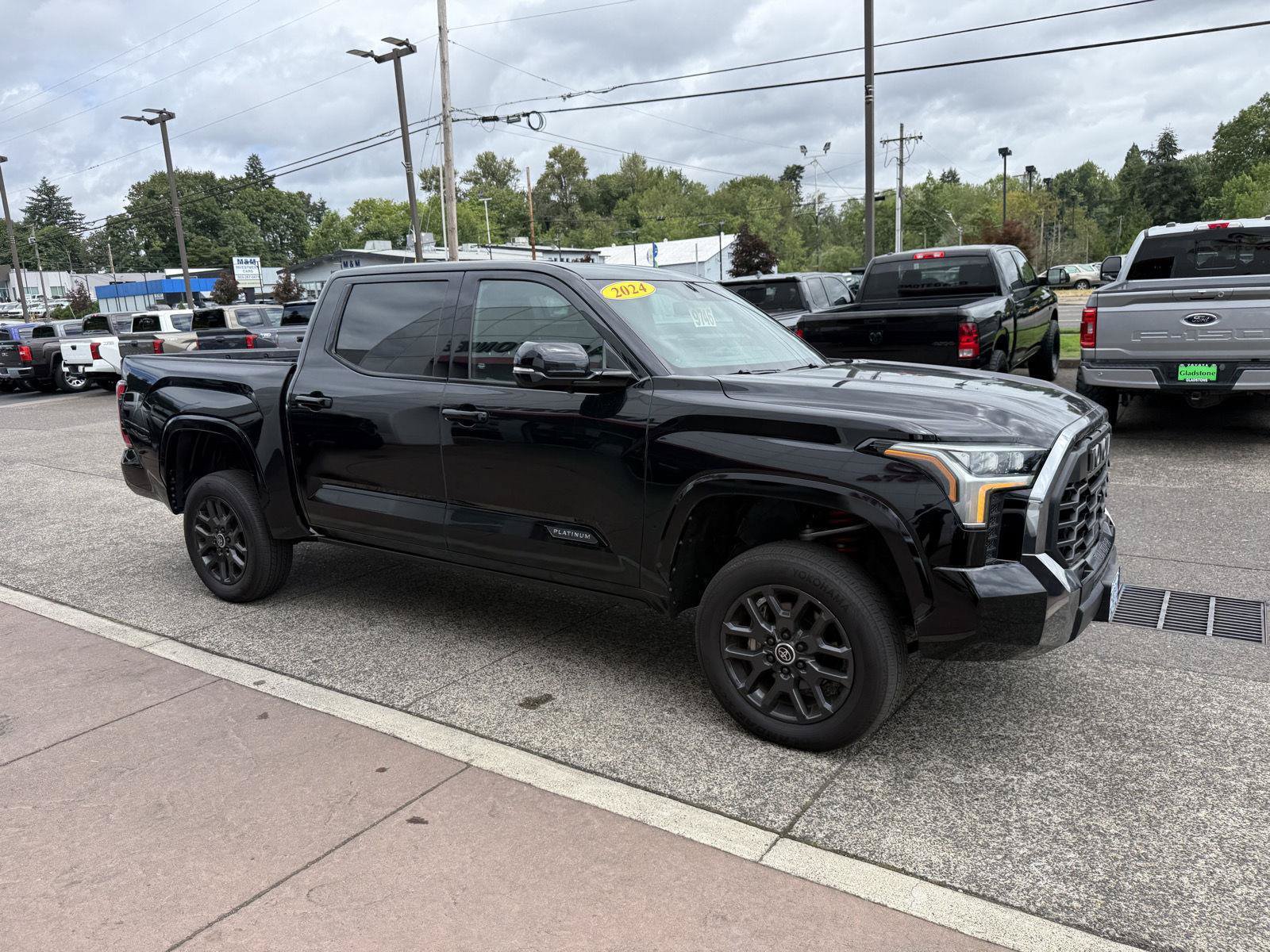 Used 2024 Toyota Tundra Platinum AWD/4WD image 7