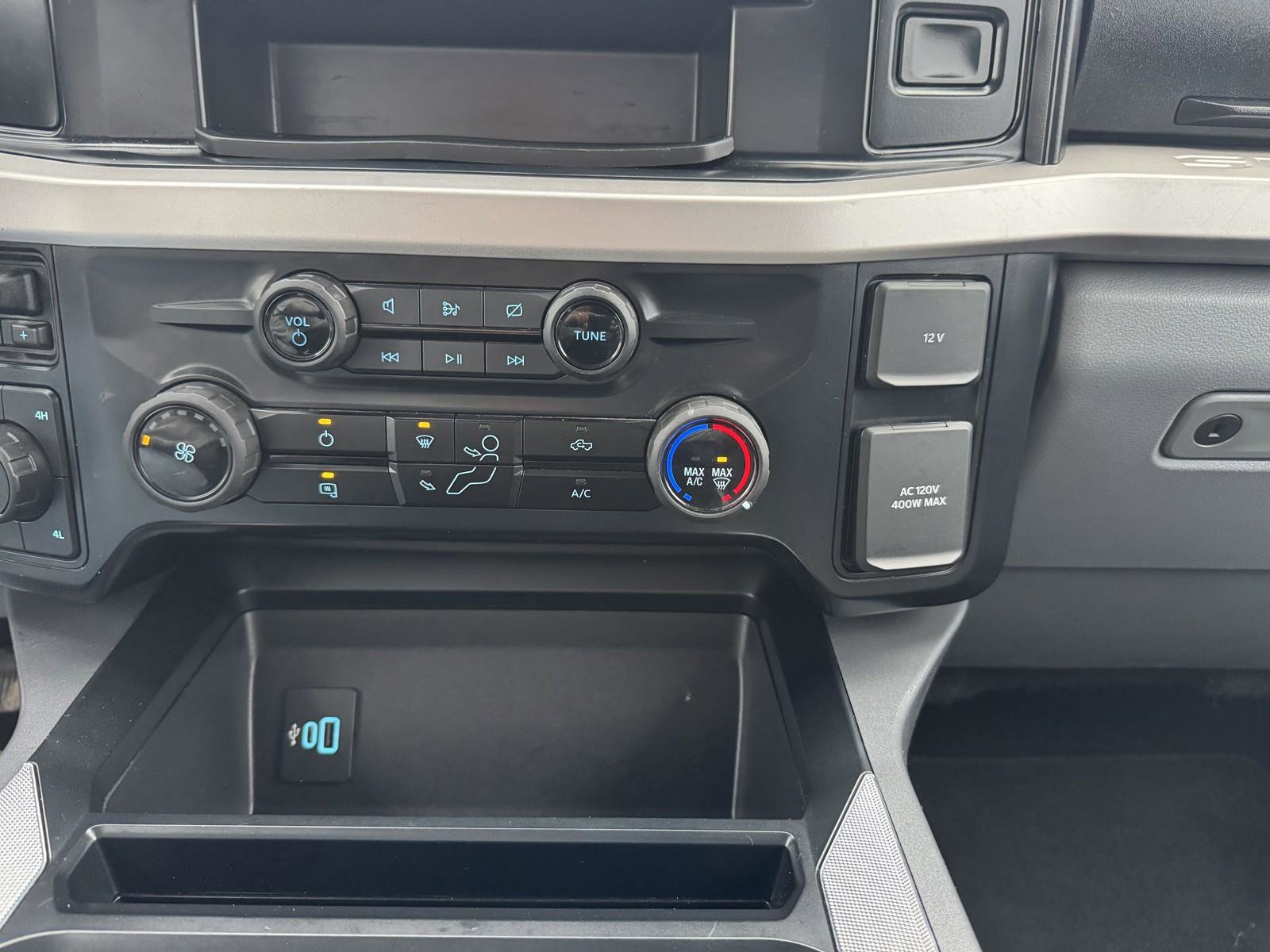 Used 2024 Ford F250 XLT w/ FX4 Off-Road Package image 14