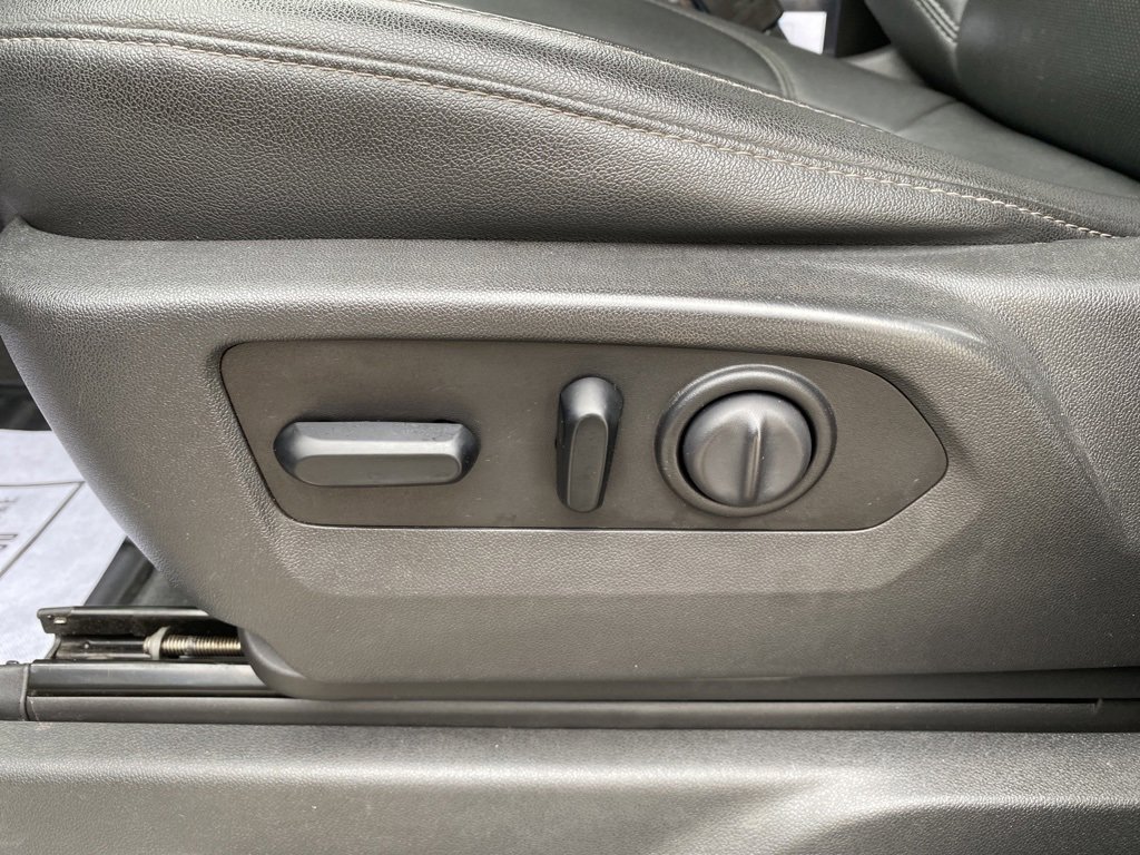 Used 2022 Chevrolet Silverado 2500 LTZ w/ LTZ Convenience Package image 30