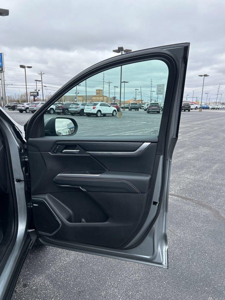 Used 2025 GMC Acadia Elevation FWD image 64