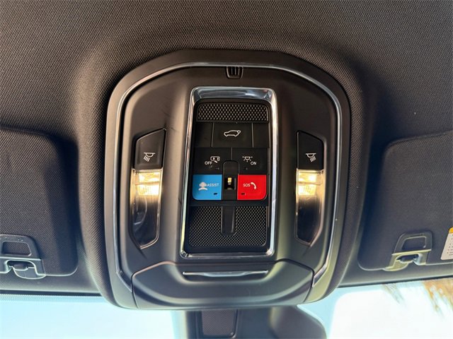 Used 2023 Jeep Grand Cherokee Altitude image 23