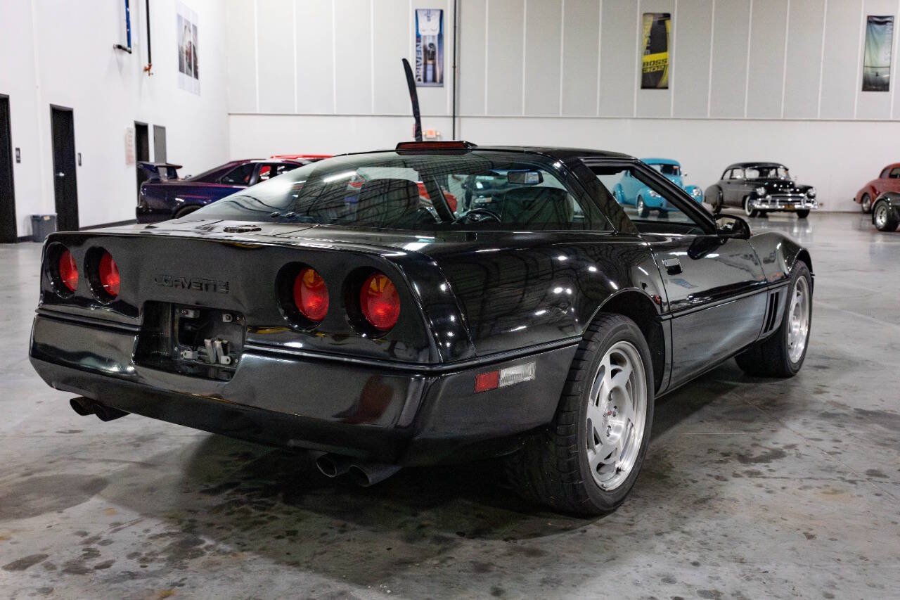Used 1990 Chevrolet Corvette Coupe RWD image 6